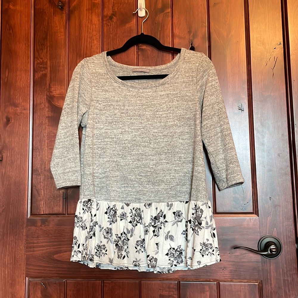 Loveappella Deline Woven Hem knit Top